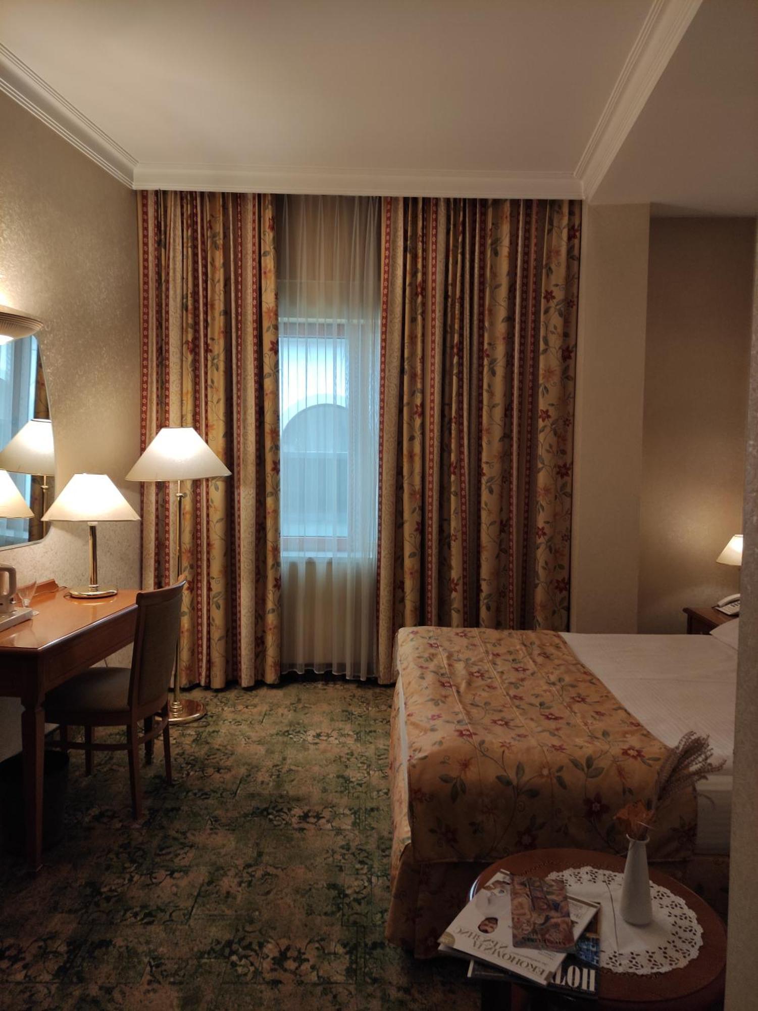 Best Western Hotel Turist Skopje Bagian luar foto
